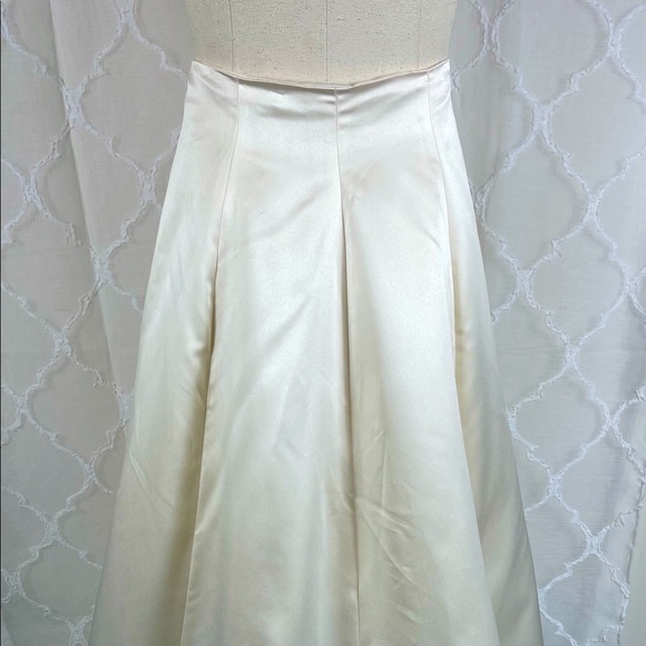 VIE By Victoria Royal Silk Ball Gown Skirt w/tulle - Picture 4 of 5